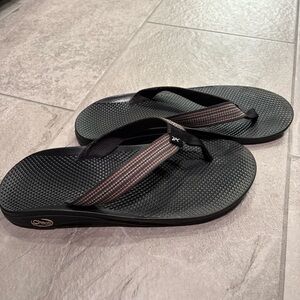 Chaco Black, Maroon/Navy Flip Flops